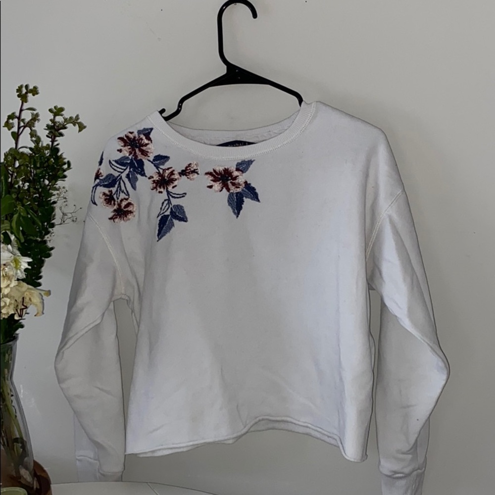 Retro Embroidered White Sweater